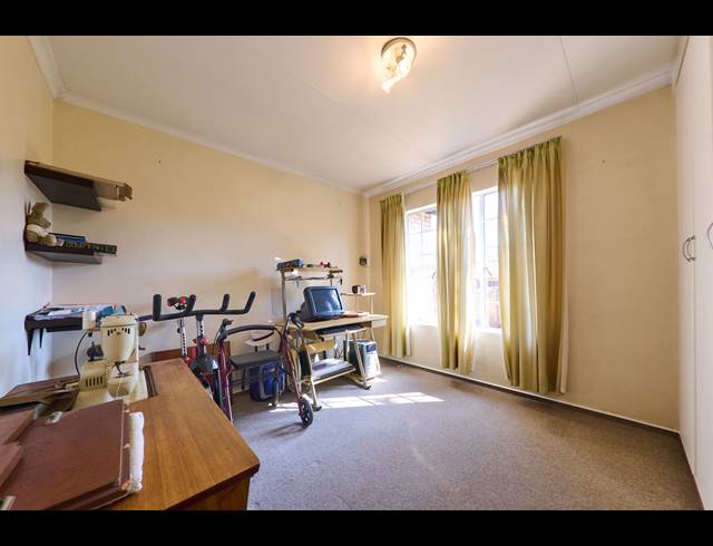 3 BEDROOM TOWNHOUSE FOR SALE IN KYALAMI HILLS